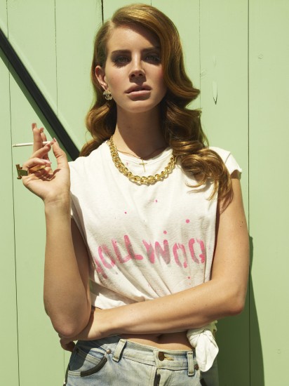 Lana Del Rey estilotendances 412x550 Lets Talk Music: Lana Del Rey