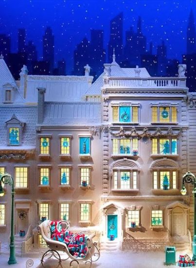 Tiffany&Co winter window display