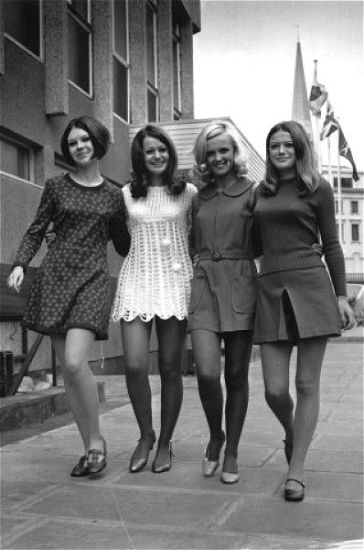 How To Wear The Midi Skirt This Fall