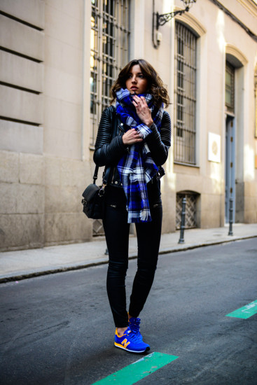 This massive touch of blue will make your spring more colorful! The New Balance sneakers, with the Zara jeans and the Mango leather jacket make a great match. Still, don't lose track of time - the Marc Jacobs watch will hep you keep up with your schedule.
