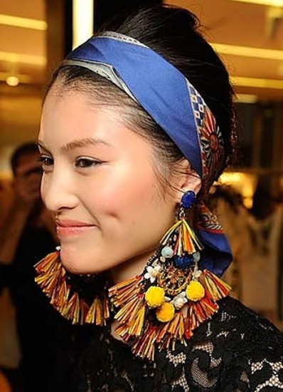 Spring-2013-trend-tribal-headband-and-earrings-seen-at-Dolce-and-Gabbana