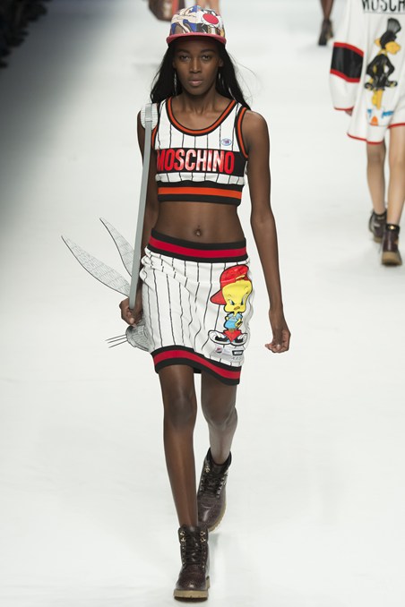 Autumn/Winter 2015 Ready-To-Wear: Moschino Women's Collection