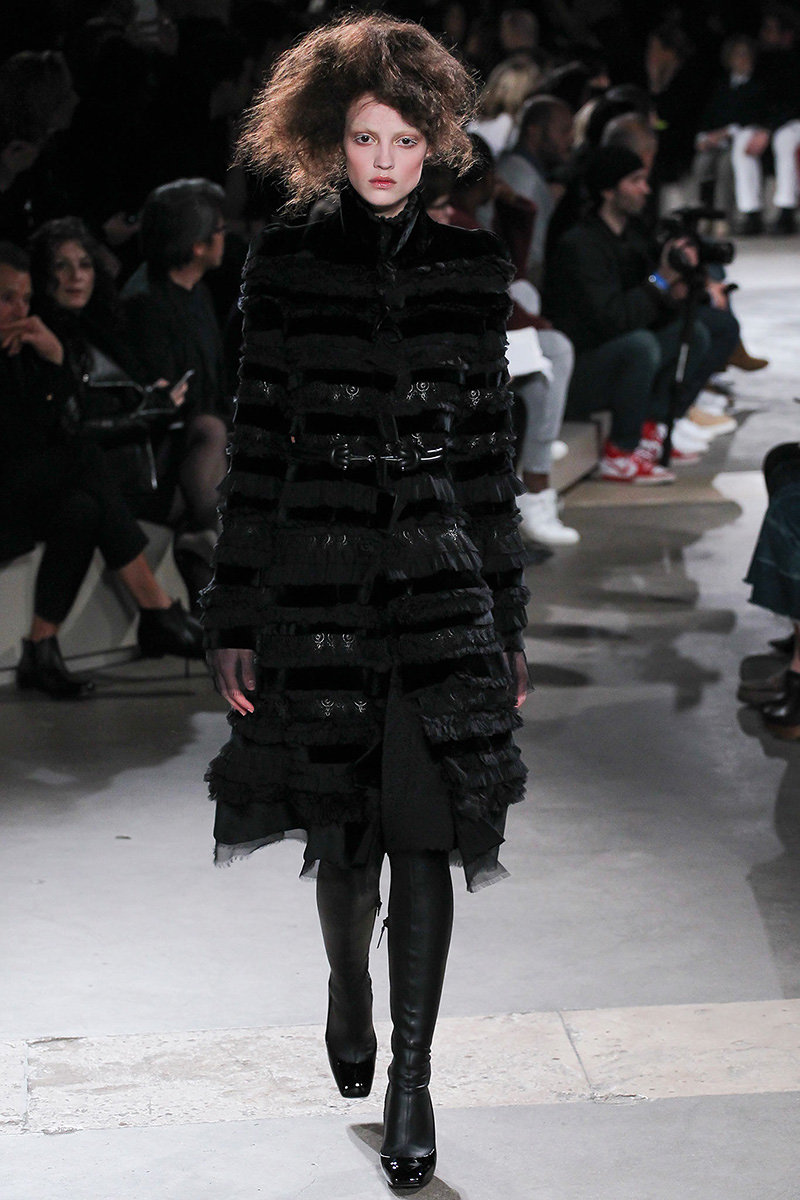 Autumn/Winter 2015 Ready-To-Wear: Alexander McQueen Women's Collection