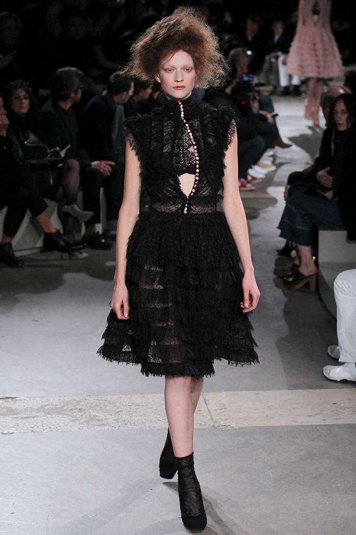 Autumn/Winter 2015 Ready-To-Wear: Alexander McQueen Women's Collection