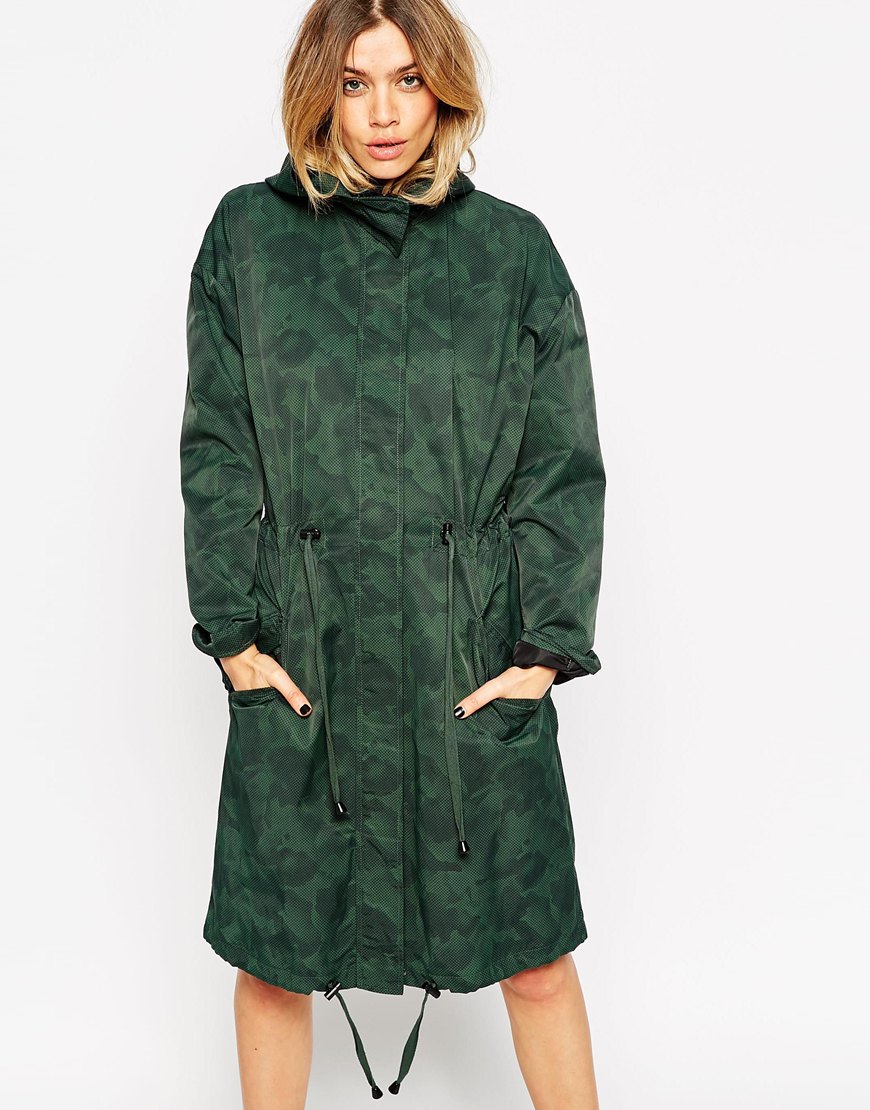 3 Types Of Raincoats That Will Make You Look In The Rain