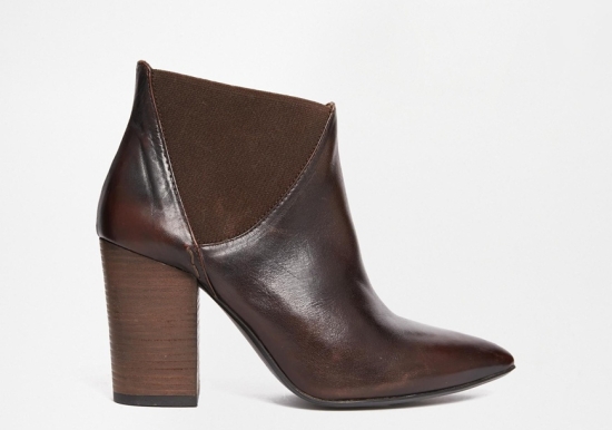 how to wear brown