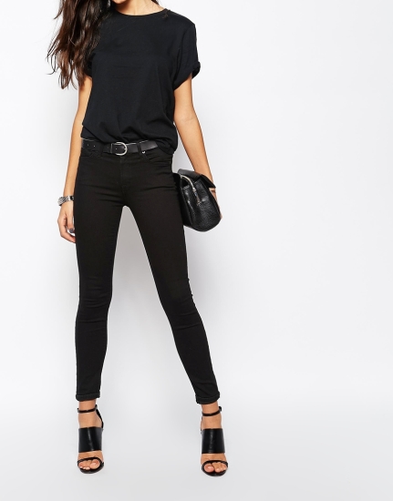 how to wear black