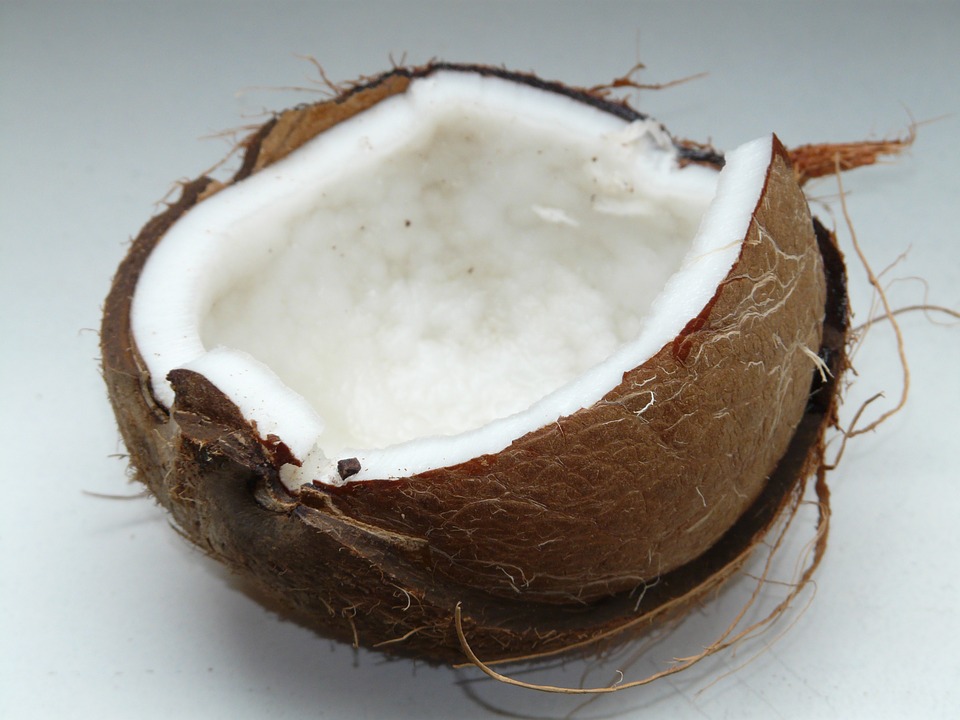 How To Use Coconut Water Health Benefits, Nutrition And Beauty