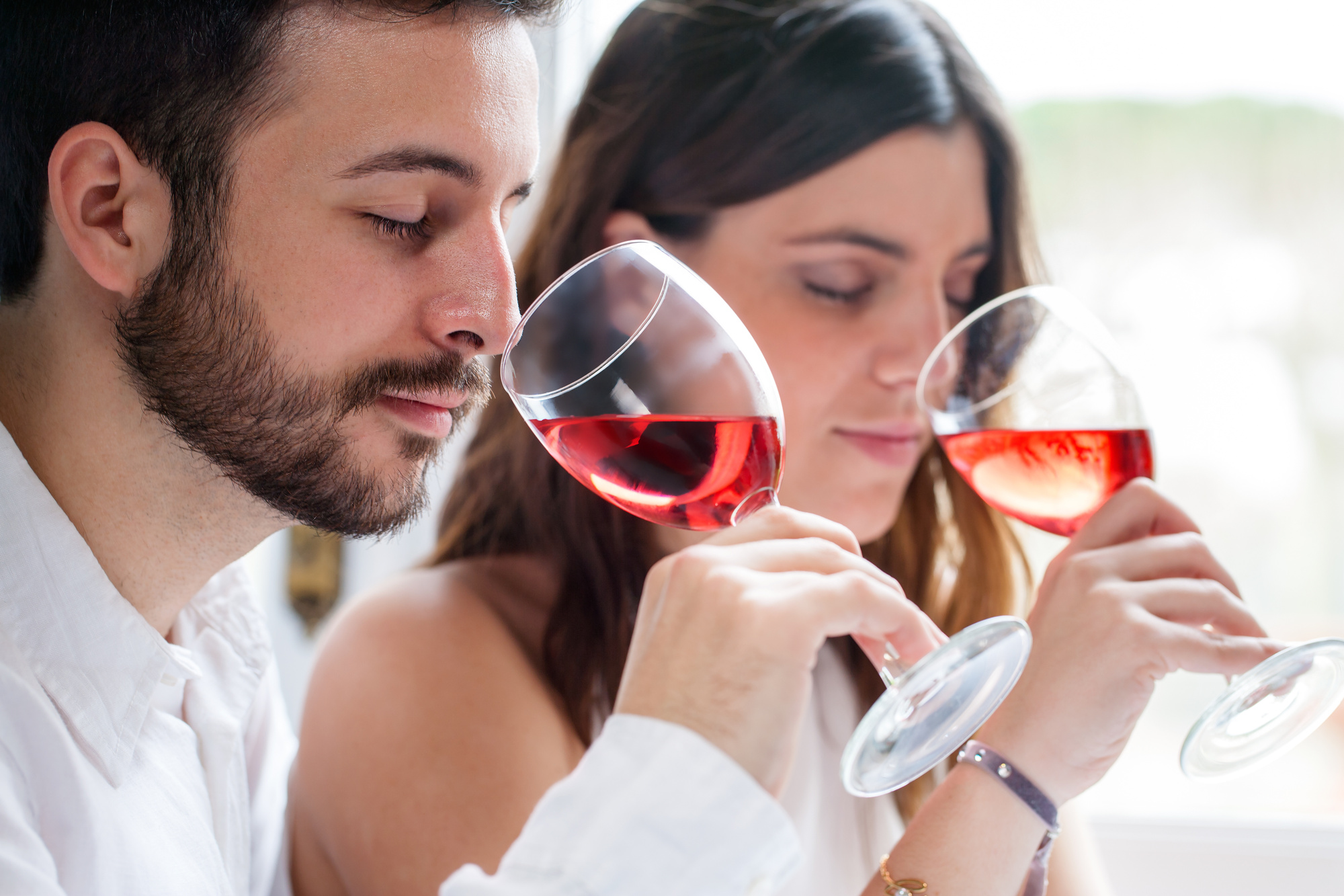 The Do&#39;s and Don&#39;ts of Proper Wine Tasting Etiquette | Estilo Tendances