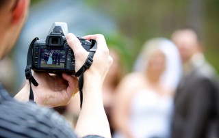 how to choose a wedding photographer