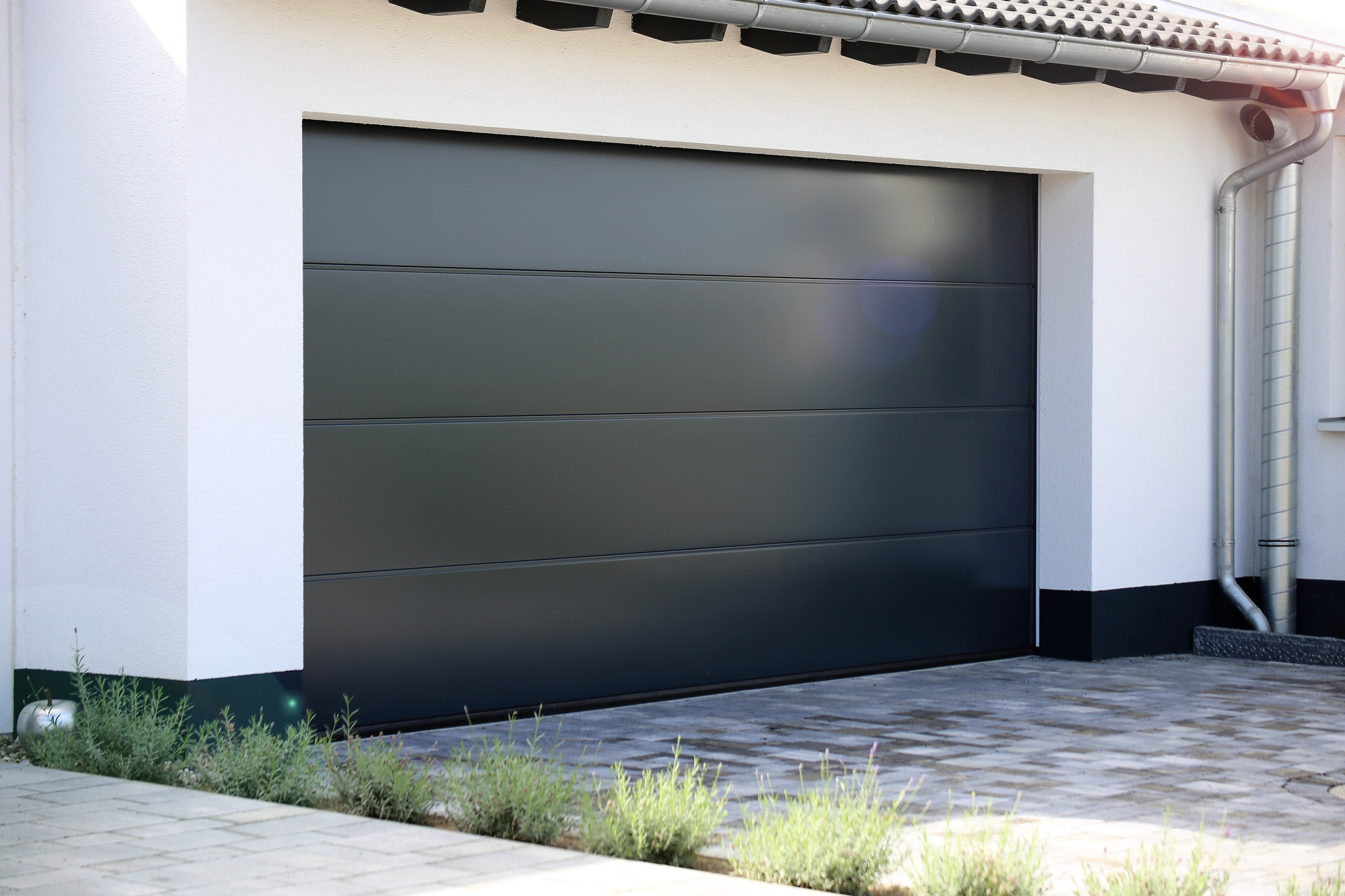 My Automatic Garage Door Won't Close Signs You Need a Replacement