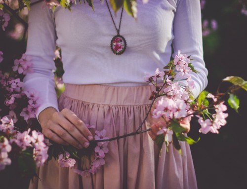 10 Factors to Consider When Choosing Spring Outfit Jewelry